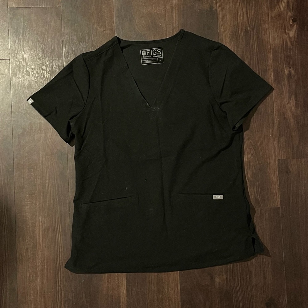 FIGS Black Casma Three Pocket Scrub Top